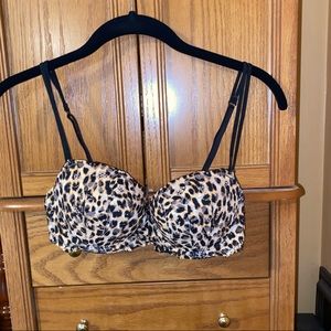 Victoria’s Secret pink brand bra